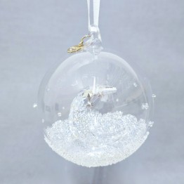 Swarovski kerstbal 2025 met halve maan, sterren en 2200 kristallen